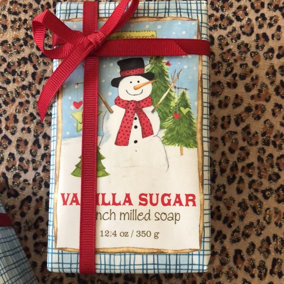 2bars-12.4 oz-French milled Vanilla Sugar Snowman soap - Picture 2 of 9